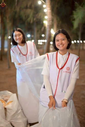 ภาพ No.301451:ภาพเบื้องหลังอาสาสมัครรวมใจ ชุดที่ 4 ในโครงการธรรมยาตรา กตัญญูบูชา มหาปูชนียาจารย์ พระมงคลเทพมุนี(สด จนฺทสโร) พระผู้ปราบมาร อนุสรณ์สถาน 7 แห่ง ปีที่ 14