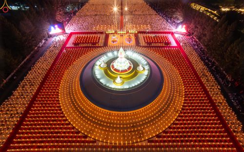 ภาพ No.292165:วันที่ 10 มกราคม พ.ศ. 2569 พิธีจุดประทีปถวายเป็นพุทธบูชา และบูชาธรรมมหาปูชนียาจารย์  ณ อนุสรณ์สถานคลองบางนางแท่น อ.สามพราน จ.นครปฐม ในโครงการธรรมยาตรา กตัญญูบูชา มหาปูชนียาจารย์ พระมงคลเทพมุนี(สด จนฺทสโร) พระผู้ปราบมาร อนุสรณ์สถาน 7 แห่ง ปีที่ 14