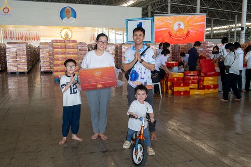 ภาพ No.322162:วันที่ 14 เมษายน พ.ศ.2569 การเตรียมกล่องไทยธรรม วันสุดท้าย เพื่องานถวายมหาสังฆทาน 40,000 กว่าวัดทั่วประเทศ วันคุ้มครองโลก 22 เมษายน พ.ศ.2569 วัดพระธรรมกาย