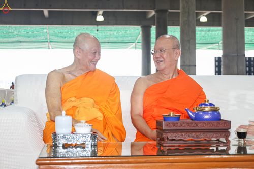 ภาพ No.323476:วันที่ 22 เมษายน พ.ศ.2569(วันคุ้มครองโลก) งานถวายมหาสังฆทาน 40,000 กว่าวัดทั่วประเทศ การเดินทางเข้าวัด , การต้อนรับปฏิสันถารพระสังฆาธิการ  ,  การจัดเตรียมภัตตาหาร , การลงทะเบียน