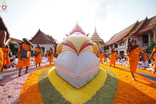 ภาพ No.72303:พิธีต้อนรับพระธรรมยาตรา ในโครงการธรรมยาตรากตัญญูบูชา มหาปูชนียาจารย์ พระมงคลเทพมุนี(สด จนฺทสโร) พระผู้ปราบมาร อนุสรณ์สถาน 7 แห่ง ปีที่ 11 วันที่ 18 มกราคม พ.ศ. 2566 ณ อนุสรณ์สถานลำดับที่ 4 สถานที่เกิดด้วยกายธรรม วัดโบสถ์ (บน) บางคูเวียง อ.บางกรวย จ.นนทบุ