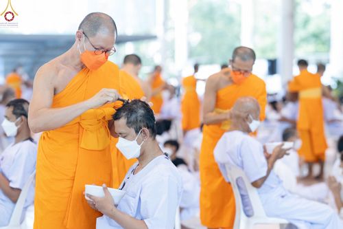 ภาพ No.63645:พิธีปลงผมนาคธรรมทายาท โครงการอุปสมบทบูชาธรรม มหาปูชนียาจารย์ประจำปี 2565 วันที่ 19 พฤศจิกายน พ.ศ. 2565 ณ สภาธรรมกายสากล วัดพระธรรมกาย