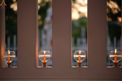 ภาพ No.73290:พิธีจุดประทีปถวายเป็นพุทธบูชา และบูชาธรรมมหาปูชนียาจารย์ ในโครงการธรรมยาตรากตัญญูบูชา มหาปูชนียาจารย์ พระมงคลเทพมุนี(สด จนฺทสโร) พระผู้ปราบมาร ปีที่ 11 ณ อนุสรณ์สถานลำดับที่ 4 สถานที่เกิดด้วยกายธรรม วัดโบสถ์ (บน) บางคูเวียง อ.บางกรวย จ.นนทบุรี วันที่ 21 