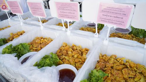 ภาพ No.71358:พิธีถวายภัตตาหารเป็นสังฆทาน แด่คณะพระธรรมยาตราฯ ในโครงการธรรมยาตรากตัญญูบูชา มหาปูชนียาจารย์ พระมงคลเทพมุนี(สด จนฺทสโร) พระผู้ปราบมาร อนุสรณ์สถาน 7 แห่ง ปีที่ 11 วันที่ 15 มกราคม พ.ศ. 2566