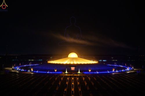 ภาพ No.68639:พิธีสวดมนต์ข้ามปี วันที่ 31 ธันวาคม พ.ศ. 2565 ณ มหารัตนวิหารคด วัดพระธรรมกาย จ.ปทุมธานี