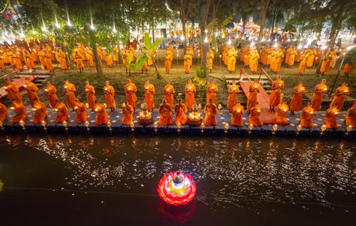 ภาพ No.292199:วันที่ 10 มกราคม พ.ศ. 2569 พิธีจุดประทีปถวายเป็นพุทธบูชา และบูชาธรรมมหาปูชนียาจารย์  ณ อนุสรณ์สถานคลองบางนางแท่น อ.สามพราน จ.นครปฐม ในโครงการธรรมยาตรา กตัญญูบูชา มหาปูชนียาจารย์ พระมงคลเทพมุนี(สด จนฺทสโร) พระผู้ปราบมาร อนุสรณ์สถาน 7 แห่ง ปีที่ 14