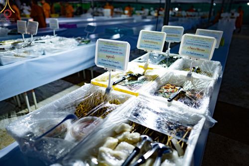 ภาพ No.71173:พิธีถวายภัตตาหารเป็นสังฆทาน แด่คณะพระธรรมยาตราฯ ในโครงการธรรมยาตราฯ ปีที่ 11 ณ อนุสรณ์สถานคลองบางนางแท่น อ.สามพราน จ.นครปฐม วันที่ 14 มกราคม พ.ศ. 2566