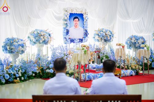 ภาพ No.91093:พิธีบำเพ็ญกุศลสวดพระอภิธรรม  อุบาสกถาวร พรหมถาวร (อุบาสกผู้ปั้นพระ) คืนสุดท้าย วันศุกร์ที่ 20 ตุลาคม พ.ศ. 2566 ณ ห้องแก้วสารพัดนึก 1 สภาธรรมกายสากล วัดพระธรรมกาย จ.ปทุมธานี