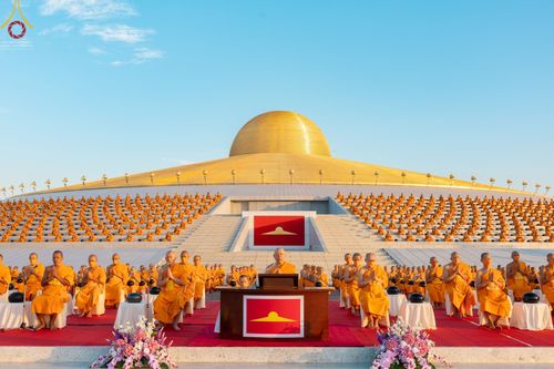 ภาพ No.68705:พิธีตักบาตรฉลองพระใหม่ วันที่ 1 มกราคม พ.ศ. 2566 ณ วัดพระธรรมกาย จ.ปทุมธานี