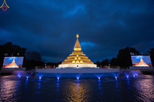 ภาพ No.89254:พิธีประดิษฐานรูปหล่อทองคำ  คุณยายอาจารย์มหารัตนอุบาสิกาจันทร์ ขนนกยูง ภายในมหาวิหารคุณยายอาจารย์ฯ เนื่องในวันครูผู้ค้นพบวิชชาธรรมกาย วันศุกร์ที่ 29 กันยายน พ.ศ. 2566 ณ วัดพระธรรมกาย จ.ปทุมธานี