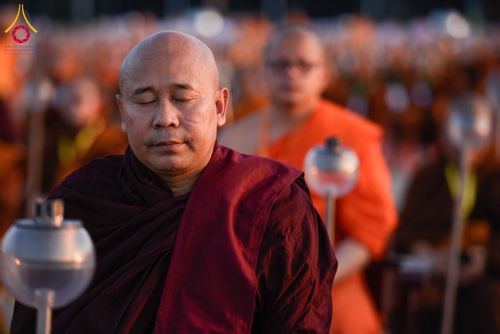 ภาพ No.312049:วันอังคารที่ 3 มีนาคม พ.ศ.2569 พิธีเวียนประทักษิณและจุดมาฆประทีป ณ ลานธรรมพระมหาธรรมกายเจดีย์ วัดพระธรรมกาย