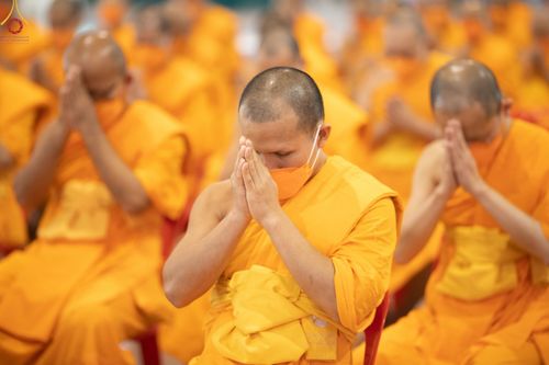 ภาพ No.65173:พิธีบูชาข้าวพระ และสาธุชนปฏิบัติธรรมร่วมกัน ในวันอาทิตย์ต้นเดือนที่ 4 ธันวาคม พ.ศ. 2565 ณ วัดพระธรรมกาย จ.ปทุมธานี