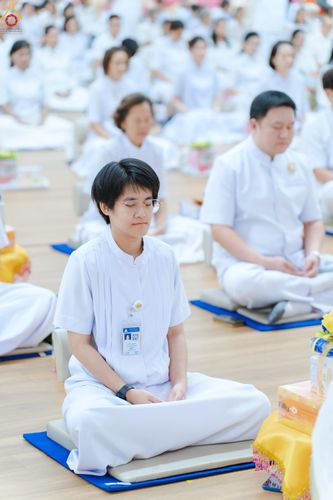 ภาพ No.343573:วันที่ 16 สิงหาคม พ.ศ.2569 พิธีถวายคิลานเภสัช และอุปกรณ์ทางการแพทย์ ณ ห้องแก้วสารพัดนึก2 วัดพระธรรมกาย