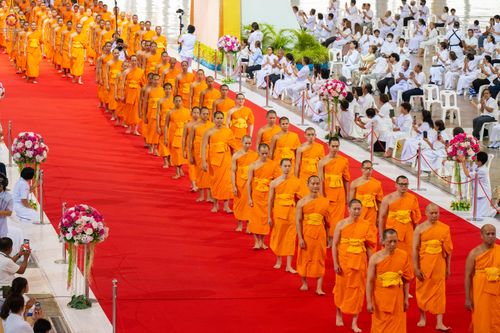 ภาพ No.338955:วันอาทิตย์ที่ 12 กรกฎาคม พ.ศ.2569 พิธีมุทิตาผู้สอบได้เปรียญธรรม ประโยค 1-2 ถึง ป.ธ.9 และ บ.ศ.1-2 ถึง บ.ศ.6 สำนักศาสนศึกษาวัดพระธรรมกาย ประจำปี 2569, พิธีมอบตราตั้งแต่งตั้งอาจารย์ใหญ่ สำนักศาสนศึกษาวัดพระธรรมกาย