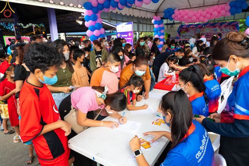 ภาพ No.71265:วัดพระธรรมกาย มูลนิธิธรรมกาย และคณะศิษยานุศิษย์ฯ ร่วมกับ อบต.คลองสาม และภาคีเครือข่ายฯ เปิดตัวสื่อนวัตกรรมพุทธประวัติผ่านแว่น VR สู่โลกเสมือนจริง - จัดแสดงนิทรรศการพลังความดี UG5 POWER เนื่องในงานวันเด็กแห่งชาติ ประจำปี พ.ศ.2566