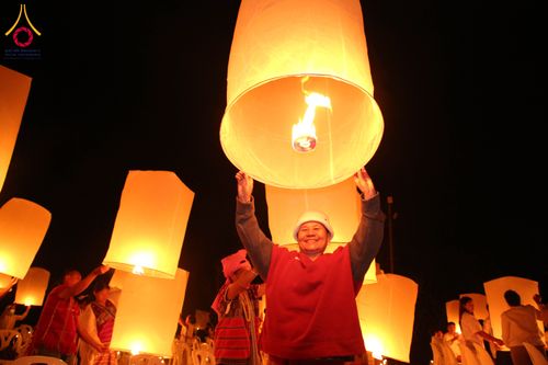 ภาพ No.309121:วันศุกร์ที่ 6 กุมภาพันธ์ พ.ศ.2569 พิธีจุดประทีปโคมลาน ปล่อยโคมลอยถวายเป็นพุทธบูชา  ณ ลานธรรมเจดีย์วัดทุ่งเจริญธรรม อ.อมก๋อย จ.เชียงใหม่