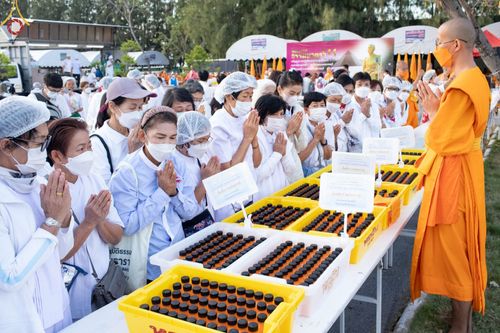 ภาพ No.69846:พิธีถวายภัตตาหารเป็นสังฆทาน แด่คณะพระธรรมยาตราฯ ในโครงการธรรมยาตราฯ ปีที่ 11 ณ อนุสรณ์สถานมหาวิหารพระมงคลเทพมุนี อ.สองพี่น้อง จ.สุพรรณบุรี วันที่ 7 มกราคม พ.ศ. 2566