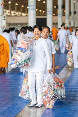 ภาพ No.345463:วันพฤหัสบดีที่ 27 สิงหาคม พ.ศ.2569 พิธีตักบาตรในวันธรรมชัย ณ สภาธรรมกายสากล วัดพระธรรมกาย ปทุมธานี