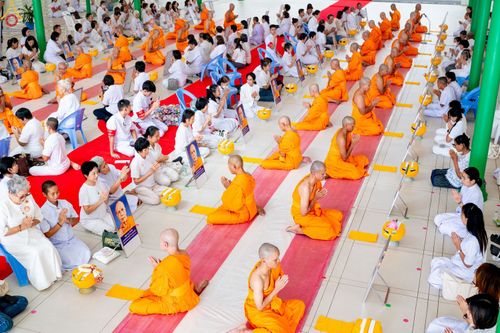 ภาพ No.350894:วันที่ 19 กันยายน พ.ศ.2569 พิธีบรรพชาอุปสมบท โครงการอุปสมบทหมู่บูชาธรรม ครบรอบ 109 ปี วันครูผู้ค้นพบวิชชาธรรมกาย ณ โบสถ์พระไตรปิฏก วัดพระธรรมกาย