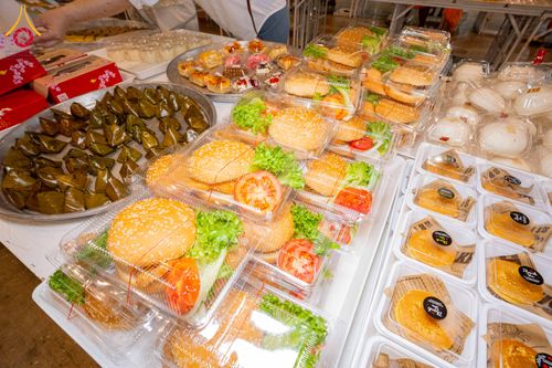 ภาพ No.307008:วันที่ 31 มกราคม พ.ศ. 2569 พิธีถวายภัตตาหารเป็นสังฆทาน แด่พระธรรมยาตรา ณ วัดพระธรรมกาย  จังหวัดปทุมธานี ในโครงการธรรมยาตรา กตัญญูบูชา มหาปูชนียาจารย์ พระมงคลเทพมุนี(สด จนฺทสโร) พระผู้ปราบมาร อนุสรณ์สถาน 7 แห่ง ปีที่ 14