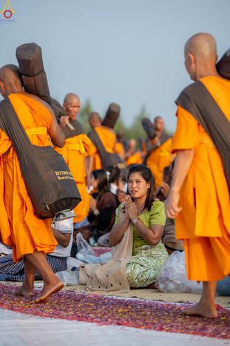 ภาพ No.299724:วันที่ 18 มกราคม พ.ศ. 2569 พิธีต้อนรับพระธรรมยาตรา (ภาพชุดที่ 2) ณ อนุสรณ์สถานลำดับที่ 5  สถานที่เผยแผ่วิชชาธรรมกายครั้งแรก อนุสรณ์สถานบางปลา วัดบางปลา อำเภอบางเลน จังหวัดนครปฐม ในโครงการธรรมยาตรา กตัญญูบูชา มหาปูชนียาจารย์ พระมงคลเทพมุนี(สด จนฺทสโร) พระ