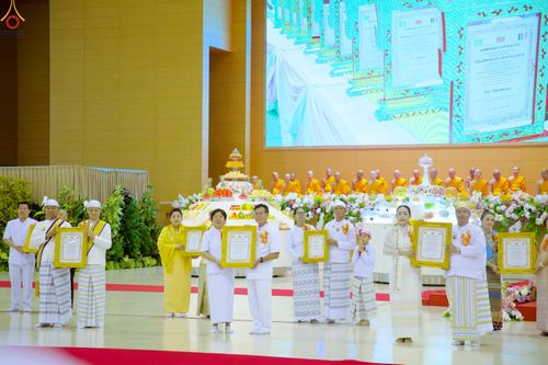 ภาพ No.327787:วันที่ 3 พฤษภาคม พ.ศ.2569 พิธีรับมอบพระบรมสารีริกธาตุ จากสาธารณรัฐแห่งสหภาพเมียนมา ณ ห้องแก้วสารพัดนึก วัดพระธรรมกาย