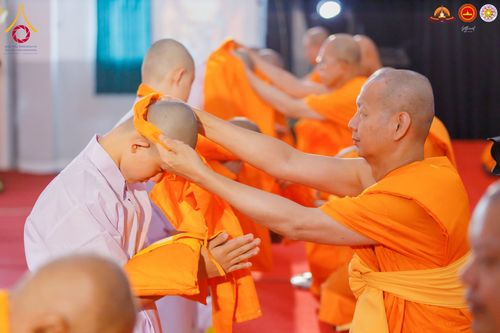 ภาพ No.283662:วันเสาร์ที่ 20 ธันวาคม  2568 พิธีบรรพชาสามเณร ณ ประเทศอินโดนีเซีย