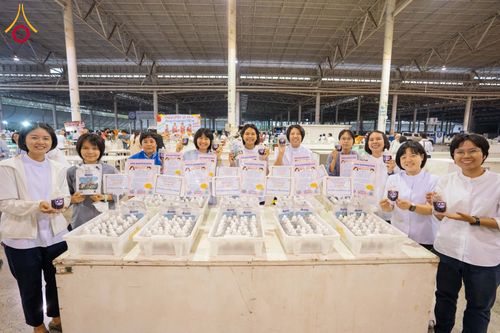 ภาพ No.303517:วันที่ 27 มกราคม พ.ศ. 2569 พิธีถวายภัตตาหารเป็นสังฆทาน แด่พระธรรมยาตรา ณ วัดพระธรรมกาย  จังหวัดปทุมธานี ในโครงการธรรมยาตรา กตัญญูบูชา มหาปูชนียาจารย์ พระมงคลเทพมุนี(สด จนฺทสโร) พระผู้ปราบมาร อนุสรณ์สถาน 7 แห่ง ปีที่ 14