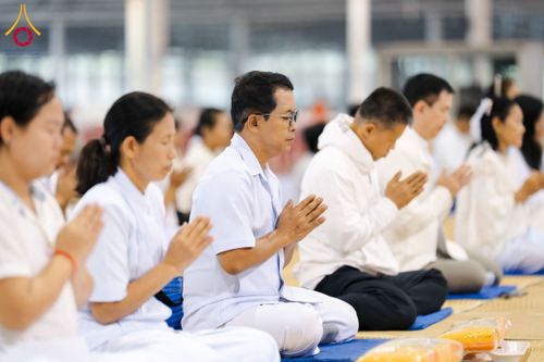 ภาพ No.306239:วันที่ 30 มกราคม พ.ศ. 2569 พิธีถวายภัตตาหารเป็นสังฆทาน แด่พระธรรมยาตรา ณ วัดพระธรรมกาย  จังหวัดปทุมธานี ในโครงการธรรมยาตรา กตัญญูบูชา มหาปูชนียาจารย์ พระมงคลเทพมุนี(สด จนฺทสโร) พระผู้ปราบมาร อนุสรณ์สถาน 7 แห่ง ปีที่ 14