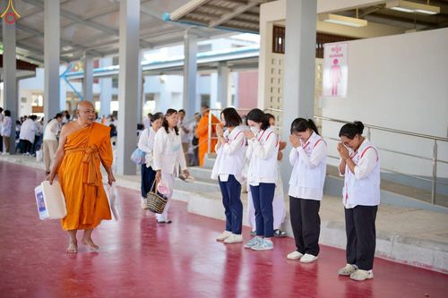 ภาพ No.301556:ภาพเบื้องหลังอาสาสมัครรวมใจ ชุดที่ 4 ในโครงการธรรมยาตรา กตัญญูบูชา มหาปูชนียาจารย์ พระมงคลเทพมุนี(สด จนฺทสโร) พระผู้ปราบมาร อนุสรณ์สถาน 7 แห่ง ปีที่ 14