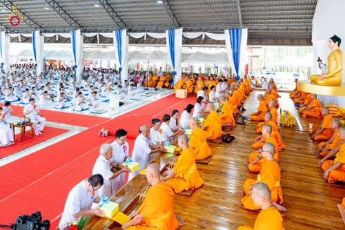 ภาพ No.327310:วันศุกร์ที่ 1 พฤษภาคม พ.ศ.2569 พิธีทอดผ้าป่า โปรยรัตนชาติ ตอกเสาเข็มมงคลต้นแรก สถาปนา “องค์พระเจดีย์เพื่อสร้างสันติภาพโลก” (แห่งแรกของภาคอีสาน) ณ ธุดงคสถานอำนาจเจริญ  อ.เมือง จ.อำนาจเจริญ