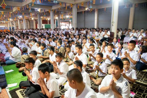 ภาพ No.301220:วันที่ 22 มกราคม พ.ศ. 2569 พิธีทอดผ้าป่าทำนุบำรุงศาสนสถาน ณ วัดใหม่พิบูลย์ผล อ.สองพี่น้อง จ.สุพรรณบุรี ในโครงการธรรมยาตรา กตัญญูบูชา มหาปูชนียาจารย์ พระมงคลเทพมุนี(สด จนฺทสโร) พระผู้ปราบมาร อนุสรณ์สถาน 7 แห่ง ปีที่ 14