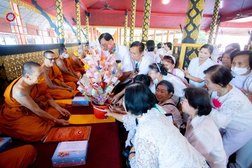 ภาพ No.304885:วันที่ 28 มกราคม พ.ศ. 2569 พิธีทอดผ้าป่าทำนุบำรุงศาสนสถาน ณ วัดบ่อทอง ต.คูขวาง อ.ลาดหลุมแก้ว จ.ปทุมธานี ในโครงการธรรมยาตรา กตัญญูบูชา มหาปูชนียาจารย์ พระมงคลเทพมุนี(สด จนฺทสโร) พระผู้ปราบมาร อนุสรณ์สถาน 7 แห่ง ปีที่ 14