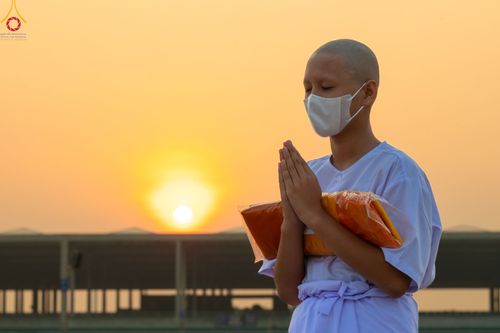 ภาพ No.79691:พิธีเวียนประทักษิณ ณ พระมหาธรรมกายเจดีย์ และพิธีวันทาเจดีย์ ในโครงการบรรพชาสามเณรฟื้นฟูพระพุทธศาสนาทั่วไทย วันเสาร์ที่ 8 เมษายน พ.ศ.2566