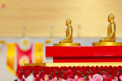 ภาพ No.79063:พิธีอัญเชิญองค์พระบรมพุทธเจ้า 24 องค์ เวียนประทักษิณรอบพระมหาธรรมกายเจดีย์ ณ วัดพระธรรมกาย  วันที่ 2 เมษายน พ.ศ. 2566