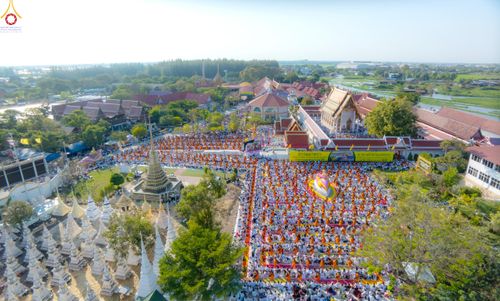 ภาพ No.292970:วันที่ 11 มกราคม พ.ศ. 2569 พิธีต้อนรับพระธรรมยาตรา ณ อนุสรณ์สถานลำดับที่ 3 (ภาพชุดที่ 2) สถานที่เกิดในเพศสมณะ วัดสองพี่น้อง อำเภอสองพี่น้อง จังหวัดสุพรรณบุรี ในโครงการธรรมยาตรา กตัญญูบูชา มหาปูชนียาจารย์ พระมงคลเทพมุนี(สด จนฺทสโร) พระผู้ปราบมาร อนุสรณ์สถ