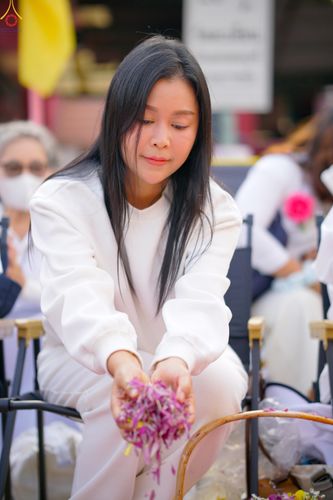 ภาพ No.294961:วันที่ 14 มกราคม พ.ศ. 2569 พิธีต้อนรับพระธรรมยาตรา อนุสรณ์สถานลำดับที่ 4  สถานที่เกิดด้วยกายธรรม ณ วัดโบสถ์บน ต.บางคูเวียง จ.นนทบุรี ในโครงการธรรมยาตรา กตัญญูบูชา มหาปูชนียาจารย์ พระมงคลเทพมุนี(สด จนฺทสโร) พระผู้ปราบมาร อนุสรณ์สถาน 7 แห่ง ปีที่ 14