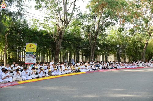 ภาพ No.287701:วันที่ 3 มกราคม พ.ศ. 2569 พิธีต้อนรับพระธรรมยาตรา ครั้งที่ 2 (ภาพชุดที่ 2) ในโครงการธรรมยาตรา กตัญญูบูชา มหาปูชนียาจารย์ พระมงคลเทพมุนี(สด จนฺทสโร) พระผู้ปราบมาร อนุสรณ์สถาน 7 แห่ง ปีที่ 14 ณ อนุสรณ์สถานมหาวิหารพระมงคลเทพมุนี (โลตัสแลนด์) อ.สองพี่น้อง จ.