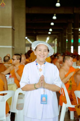 ภาพ No.325895:วันที่ 22 เมษายน พ.ศ.2569(วันคุ้มครองโลก) งานถวายมหาสังฆทาน 40,000 กว่าวัดทั่วประเทศ เจ้าหน้าที่ สาธุชน ร่วมใจจัดเตรียมภัตตาหารเพล (ชุด 2)