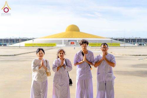 ภาพ No.338551:วันที่ 24 มิถุนายน - 5 กรกฎาคม พ.ศ.2569 ต้อนรับชาวต่างชาติจากประเทศโปแลนด์ มาเลเซีย อินเดีย บังคลาเทศ  และศรีลังกา เยี่ยมชมวัด นั่งสมาธิ และกราบสักการะพระมหาธรรมกายเจดีย์ ณ วัดพระธรรมกาย
