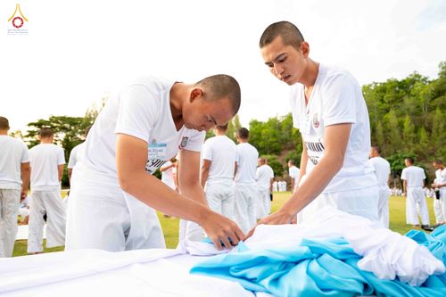 ภาพ No.341051:วันที่ 26 กรกฎาคม พ.ศ. 2569 โครงการพัฒนาคุณธรรม จริยธรรม สำหรับนักเรียนนายสิบตำรวจ (นสต.) รุ่นที่ 17 ศูนย์ฝึกอบรมตำรวจภูธรภาค 1 ได้จัดกิจกรรม ตักบาตรเพื่อน้อมอุทิศถวายเพื่อเป็นพระราชกุศลฯ  และปฏิบัติธรรม ติวธรรมมะ ณ ศูนย์ปฏิบัติธรรมเวิล์ดพีช วัลเล่ย์ (Wo