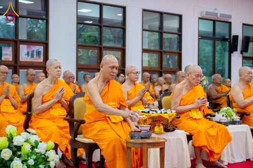 ภาพ No.314478:วันพฤหัสบดีที่ 19 มีนาคม พ.ศ. 2569 พิธีบำเพ็ญกุศล คุณพ่อณรงค์ จินตมากุล โยมบิดา พระครูปลัดรัตนวีรวัฒน์ (รังสฤษดิ์ อิทฺธิจินตโก) ที่ปรึกษาเจ้าคณะจังหวัดปทุมธานี เจ้าอาวาสวัดพระธรรมกาย  ณ ห้องปลูกศรัทธา 2 วัดพระธรรมกาย ปทุมธานี