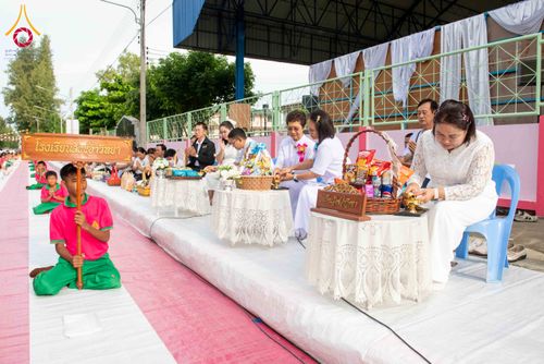 ภาพ No.342551:วันที่ 5 สิงหาคม พ.ศ. 2569  กิจกรรมตักบาตรโครงการรักความดี เพื่อเผยแผ่งานพระพุทธศาสนา  ศูนย์คมนาคม วัดพระธรรมกาย ณ โรงเรียนสังข์อ่ำ อ.คลองหลวง จ.ปทุมธานี