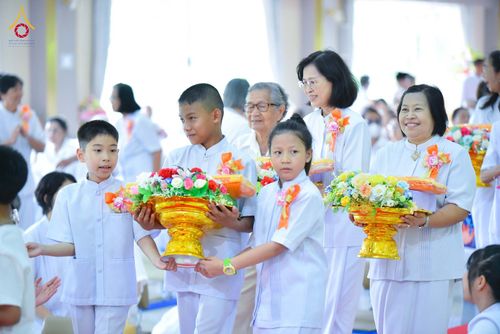 ภาพ No.346558:วันอาทิตย์ที่ 30 สิงหาคม พ.ศ.2569 พิธีทอดผ้าป่า สวดธรรมจักรกัปปวัตนสูตรกลั่นแผ่นดินโปรยรัตนชาติ  สถาปนาองค์พระเจดีย์เพื่อสร้างสันติภาพโลก  ณ ศูนย์ปฏิบัติธรรมพนมสารคาม (เพชรตะวัน) จังหวัดฉะเชิงเทรา