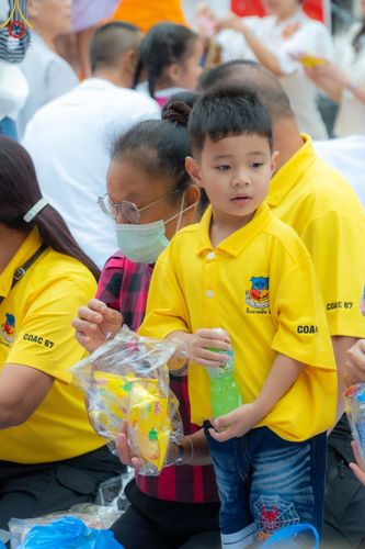 ภาพ No.126210:พิธีทำบุญเมืองนครราชสีมา ฉลอง 556 ปี ตักบาตรพระ 10,000 รูป ในวันเสาร์ที่ 2 มีนาคม พ.ศ.2567 ณ อนุสาวรีย์ท้าวสุรนารี จ.นครราชสีมา จัดโดย คณะสงฆ์จังหวัดนครราชสีมา ร่วมกับสำนักงานจังหวัดนครราชสีมา