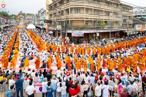 ภาพ No.245416:วันอาทิตย์ที่ 14 กันยายน พ.ศ. 2568 ตักบาตรพระ 555 รูป มหากุศล  น้อมถวายเป็นพุทธบูชา ณ หอนาฬิกาเบตง อ.เบตง จ.ยะลา