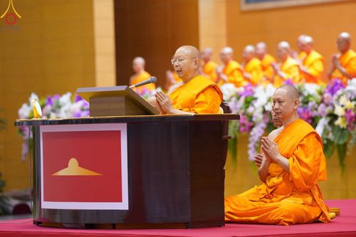 ภาพ No.207400:พิธีตักบาตร และปฏิบัติธรรมช่วงสาย ในวันมาฆบูชา วันพุธที่ 12 กุมภาพันธ์ พ.ศ. 2568 ณ วัดพระธรรมกาย จังหวัดปทุมธานี