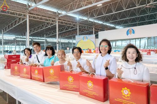 ภาพ No.212192:วันจันทร์ที่ 17 มีนาคม พ.ศ. 2568 บุญบรรจุกล่องไทยธรรม เพื่อถวายแด่พระสังฆาธิการ 40,000 กว่าวัดทั่วไทย ในวันคุ้มครองโลก 22 เมษายน พ.ศ. 2568 ณ บ้านแก้วเรือนทองคุณยายฯ วัดพระธรรมกาย