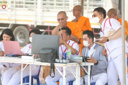 ภาพ No.130171:V.34 เพื่อธรรมเพื่อบางกล่ำ การรับบุญของเจ้าหน้าที่หน่วยงานต่างๆ  เพื่องานธรรมยาตราอัญเชิญพระบรมสารีริกธาตุ ประดิษฐาน ณ มหารัตนเจดีย์สิริปทุมสวรรค์ (เจดีย์อริยพุทธะ 5 พระองค์) ณ ศูนย์ปฏิบัติธรรมภาคใต้ อ.บางกล่ำ จ.สงขลา ระหว่างวันที่ 9-10 มีนาคม พ.ศ. 2567