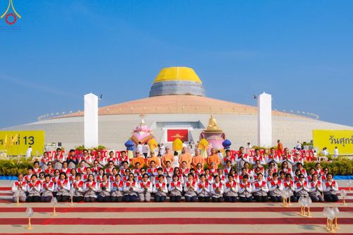 ภาพ No.208249:V.55 สารพัดV สารพัดดี ที่วัดพระธรรมกาย ในโครงการธรรมยาตรา กตัญญูบูชา มหาปูชนียาจารย์ พระมงคลเทพมุนี (สด จนฺทสโร) พระผู้ปราบมาร อนุสรณ์สถาน 7 แห่ง ปีที่ 13 ระหว่างวันที่ 2-31 มกราคม พ.ศ. 2568